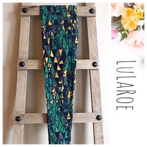 20% off 2/ LuLaRoe OS Leggings/ Green Geometric